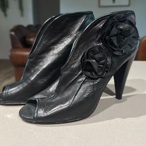 Black peep toe heels Vincent Camuto size 7.5 women’s